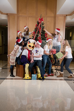 134TuffyChristmas1216ALW_9581