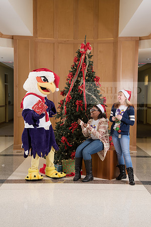 077TuffyChristmas1216ALW_9492