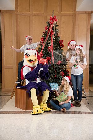 111TuffyChristmas1216ALW_9543