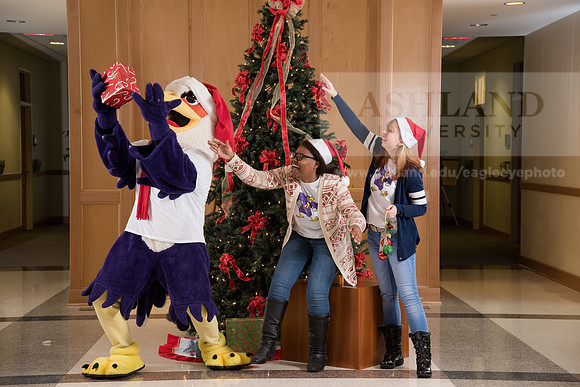 089TuffyChristmas1216ALW_9509