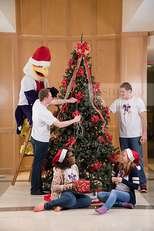 021TuffyChristmas1216ALW_9412