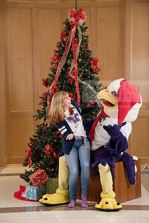 056TuffyChristmas1216ALW_9468