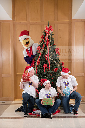 038TuffyChristmas1216ALW_9445