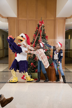 083TuffyChristmas1216ALW_9500