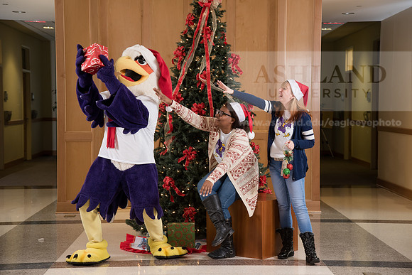 086TuffyChristmas1216ALW_9507