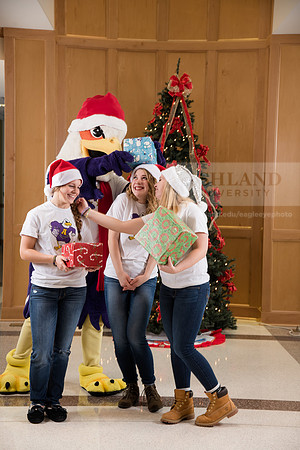 013TuffyChristmas1216ALW_9397