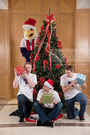 034TuffyChristmas1216ALW_9441