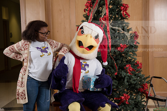 131TuffyChristmas1216ALW_9577