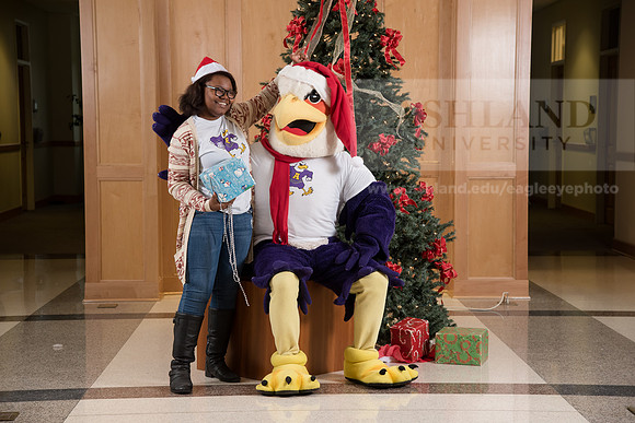 152TuffyChristmas1216ALW_9610