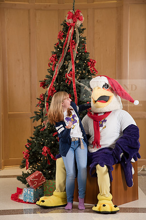 058TuffyChristmas1216ALW_9469