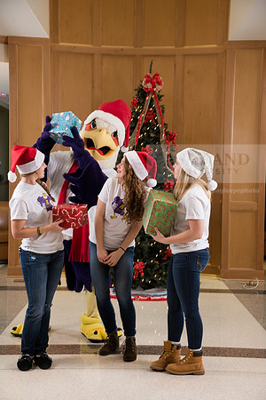 010TuffyChristmas1216ALW_9393