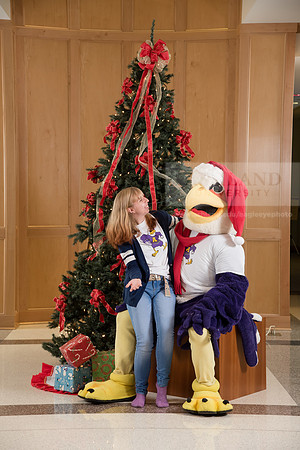 055TuffyChristmas1216ALW_9465