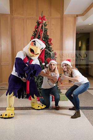 174TuffyChristmas1216ALW_9642