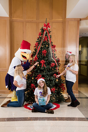 017TuffyChristmas1216ALW_9403
