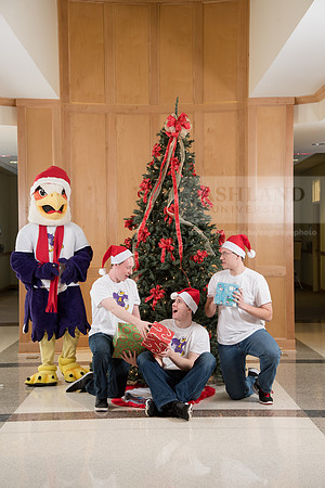 048TuffyChristmas1216ALW_9456