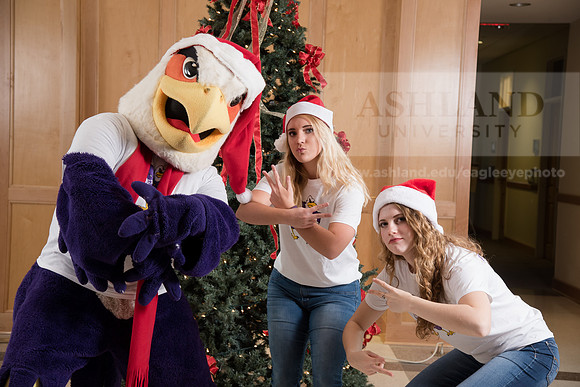 171TuffyChristmas1216ALW_9638