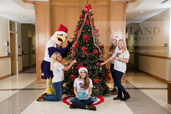 014TuffyChristmas1216ALW_9400