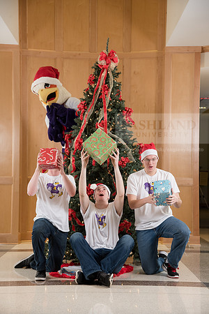 044TuffyChristmas1216ALW_9451