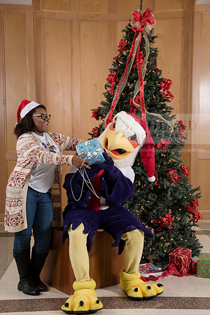 143TuffyChristmas1216ALW_9594