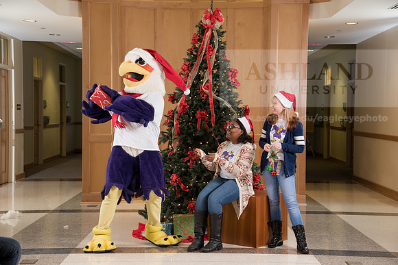 080TuffyChristmas1216ALW_9497