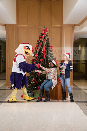078TuffyChristmas1216ALW_9495