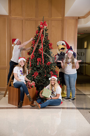094TuffyChristmas1216ALW_9522