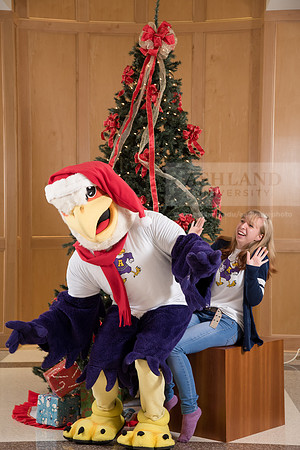 072TuffyChristmas1216ALW_9486