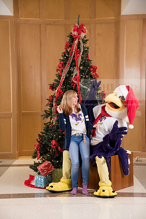 064TuffyChristmas1216ALW_9476