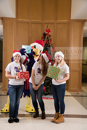 011TuffyChristmas1216ALW_9395