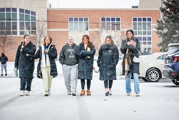 StudentsReturnWinterCampus0125AWB_7081