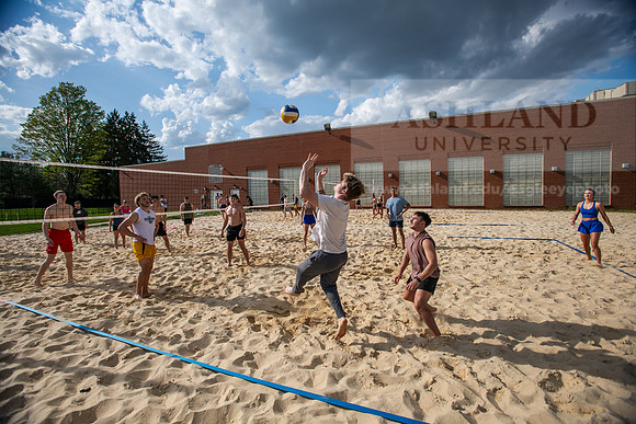 179SpringCampusLife0425AWB_0325