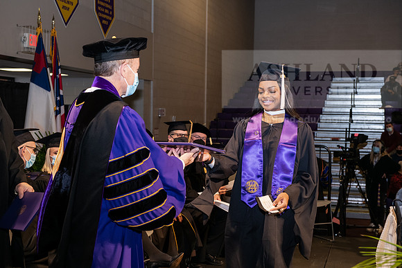 163MasterBusinessWiGrad1221ALW_6795