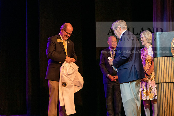 ScharCON_PAWhiteCoat0822ALW_7542