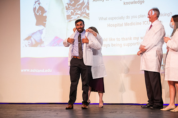 ScharCON_PAWhiteCoat0822ALW_7746
