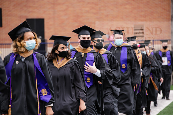 101SPGradProcessional0521ALW_3330