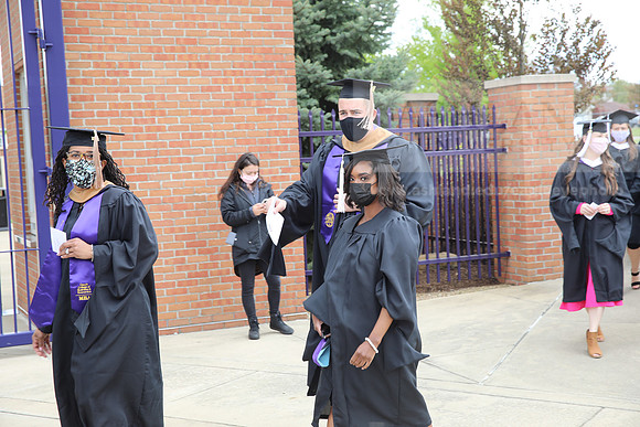 102SPGradProcessional0521MBIMG_0759