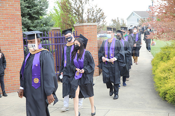 053SPGradProcessional0521MBIMG_0754