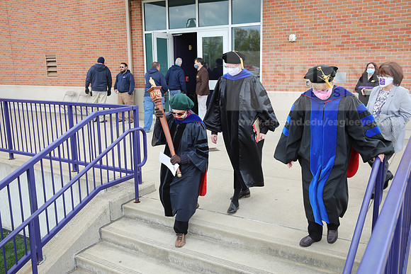 017SPGradProcessional0521MBIMG_0749