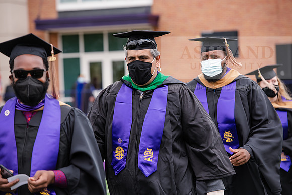 068SPGradProcessional0521ALW_3284