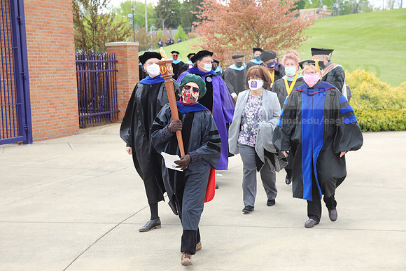 003SPGradProcessional0521MBIMG_0746