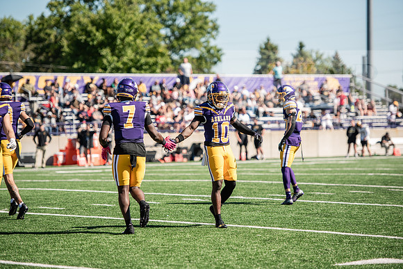 HOCOAUvOHDomFootballGame1024ALW_8682
