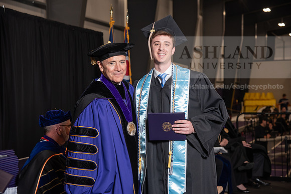 235SpGradBachelorScienceBusiness0524TR_DSC_5473