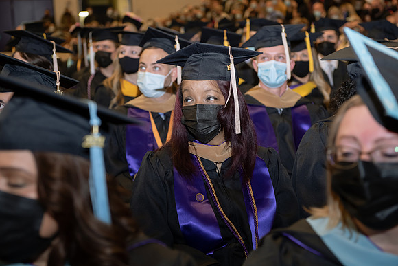 071WiGradCeremony1221ALW_6352
