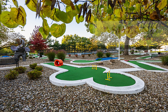 BrooksideParkMiniGolf1025AWB_1984