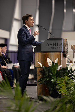 123SPGradCeremony0523CCP19600