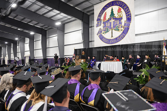 191SPGradCeremony0523ALW_5706