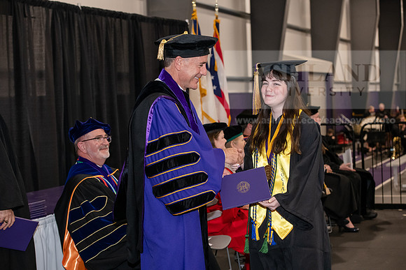 007SPGraduate0523ALW_3268