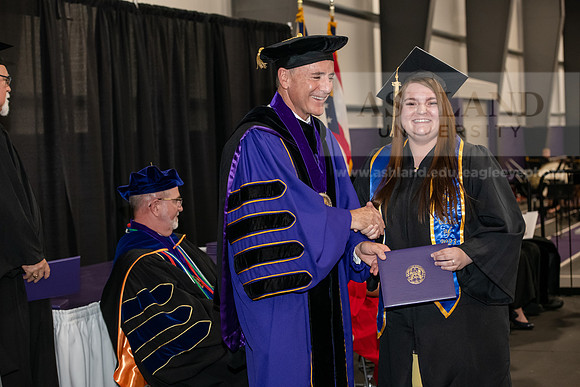 040SPGraduate0523ALW_3289