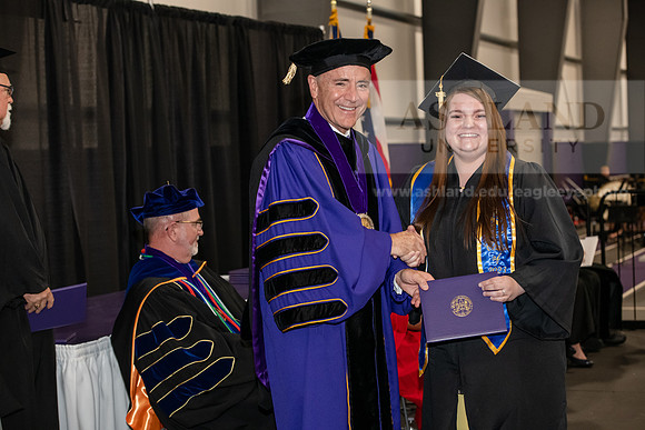 039SPGraduate0523ALW_3288