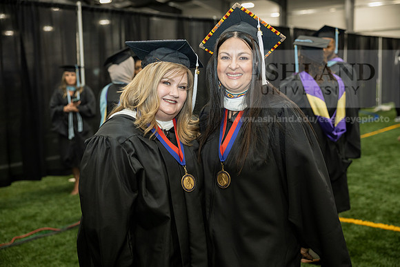 004SPGradPreCeremony0523FU1A9030